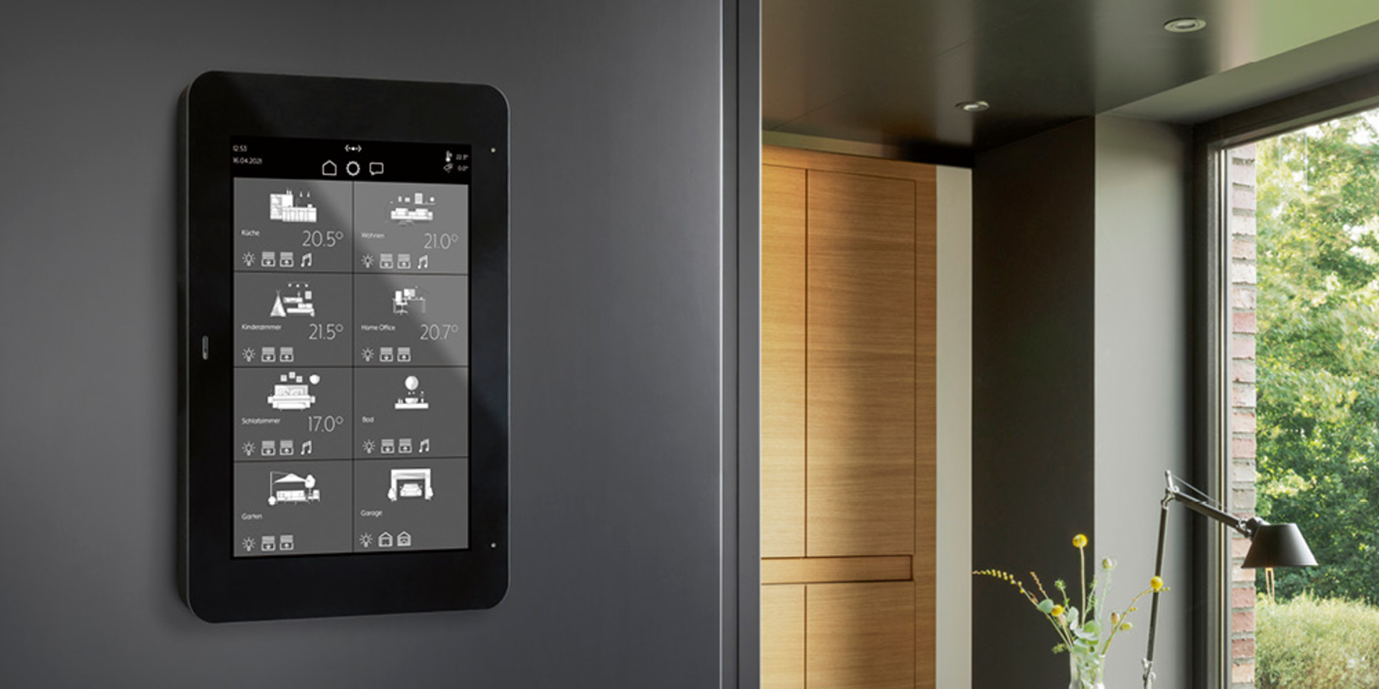JUNG Smart Panel 8 bei Elektro-Hein GmbH & Co. KG in Oberviechtach
