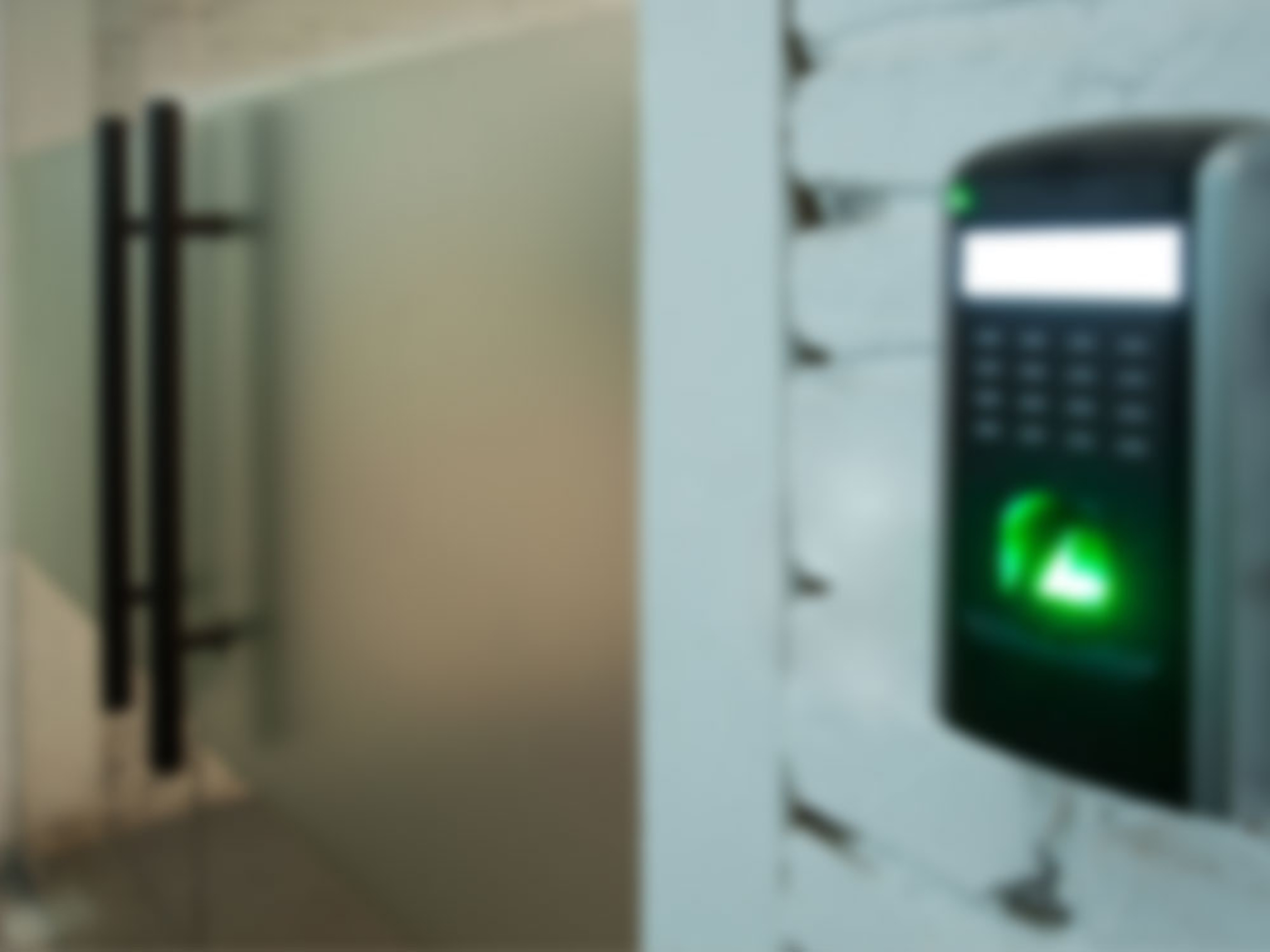 Zutritts­kontrolle bei Elektro-Hein GmbH & Co. KG in Oberviechtach